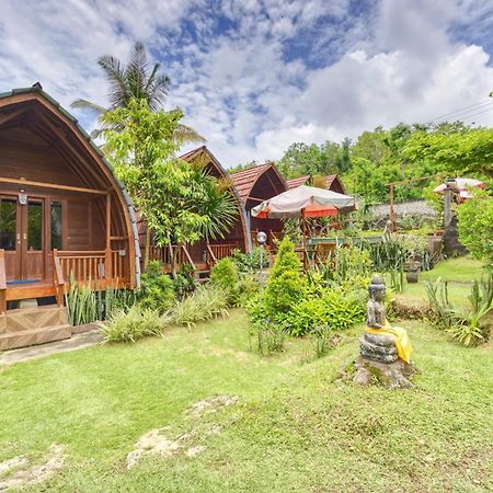 Dnr Lumbung Garden Hotel Toyapakeh Exterior foto